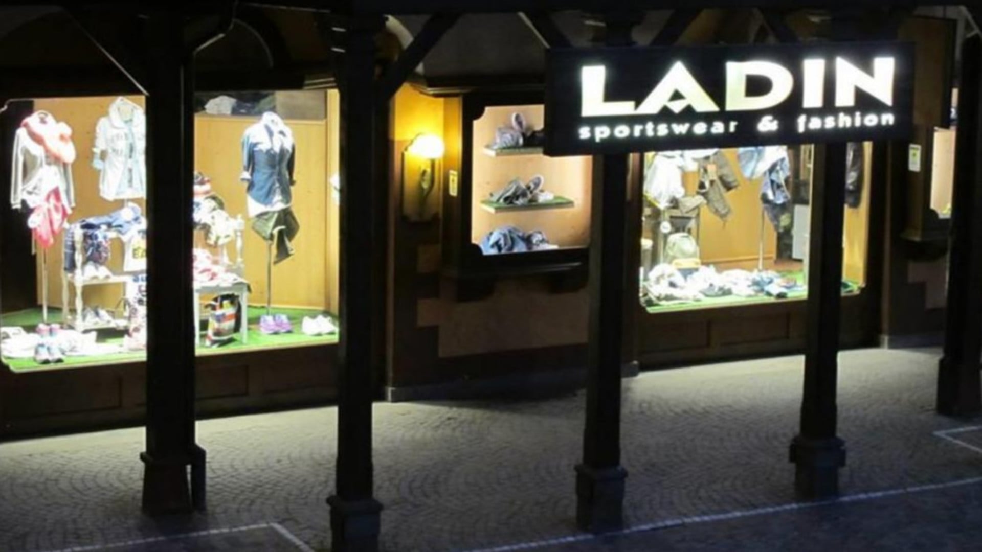 LADIN SPORTSWEAR & FASHION