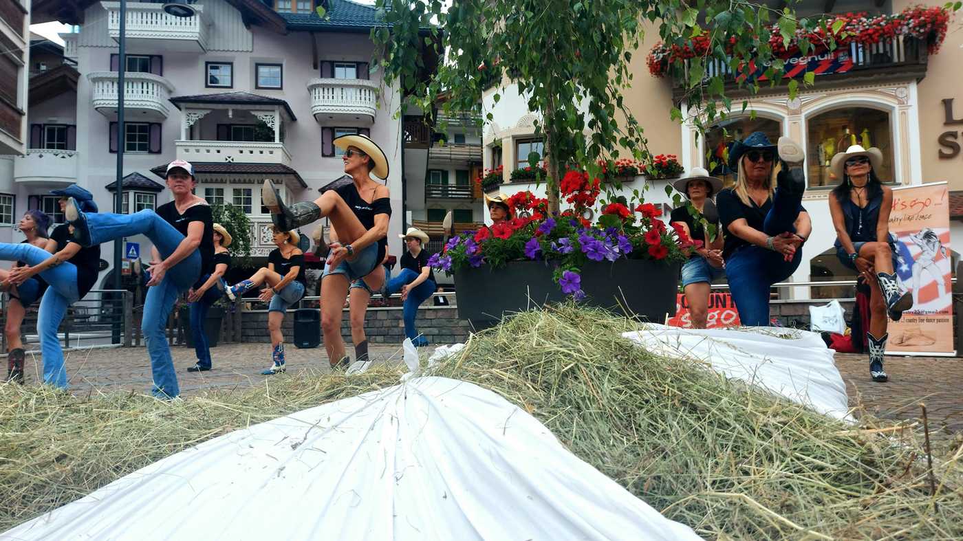 FIENO IN FESTA #moenacountryday