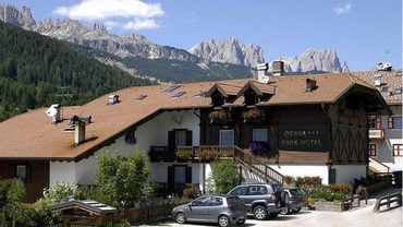 Debra Park hotel***