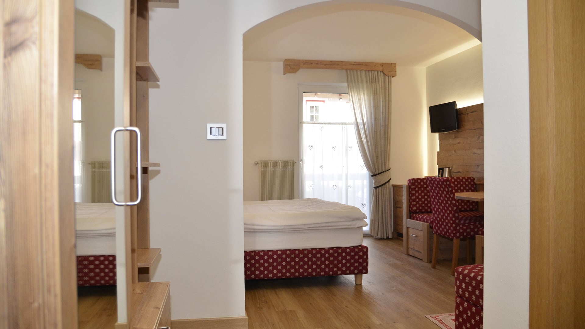 Debra Park hotel***