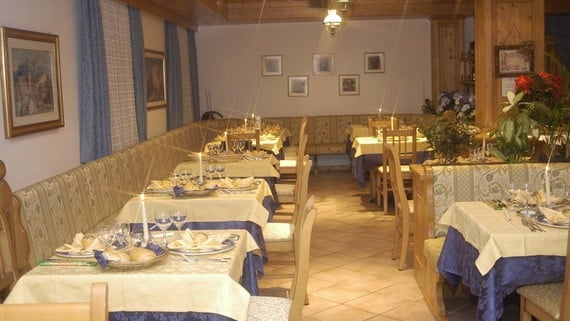 Debra Park hotel***