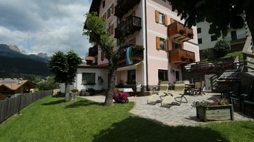 Garnì Miravalle*