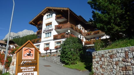Hotel Ai Zirmes