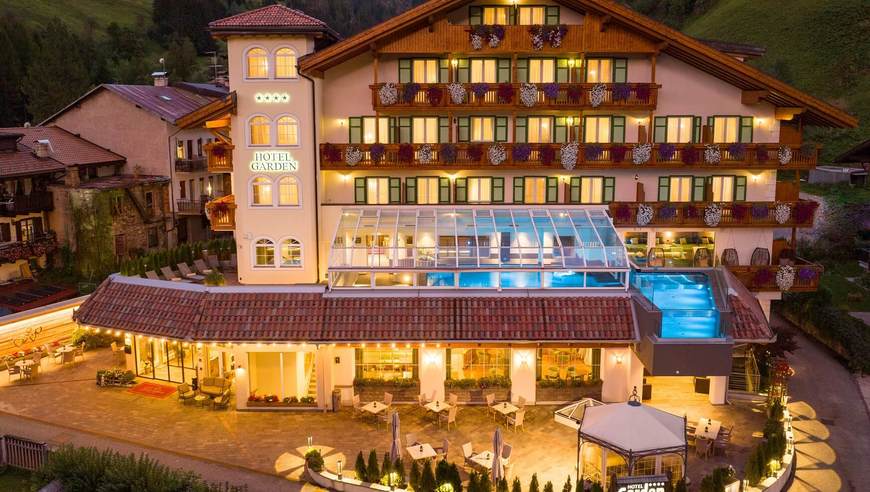 HOTEL GARDEN****
